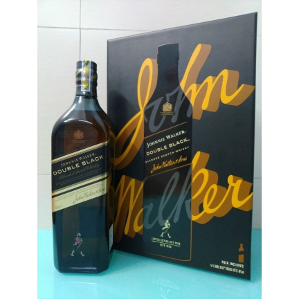 RƯỢU  JOHNNIE WALKER  DOUBLE BLACK hộp quà năm 2022