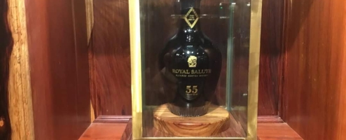 RƯỢU CHIVAS ROYAL SALUTE 55 NĂM.