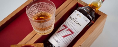 RƯỢU MACALLAN 77 NĂM THE RED COLLETION.