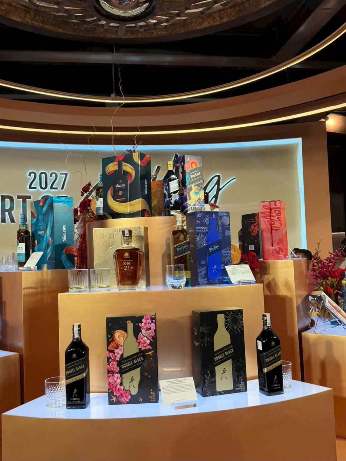 Bộ sưu tập hộp quà Tết năm Đinh Mùi 2027 -mang thương hiệu  Johnie walker