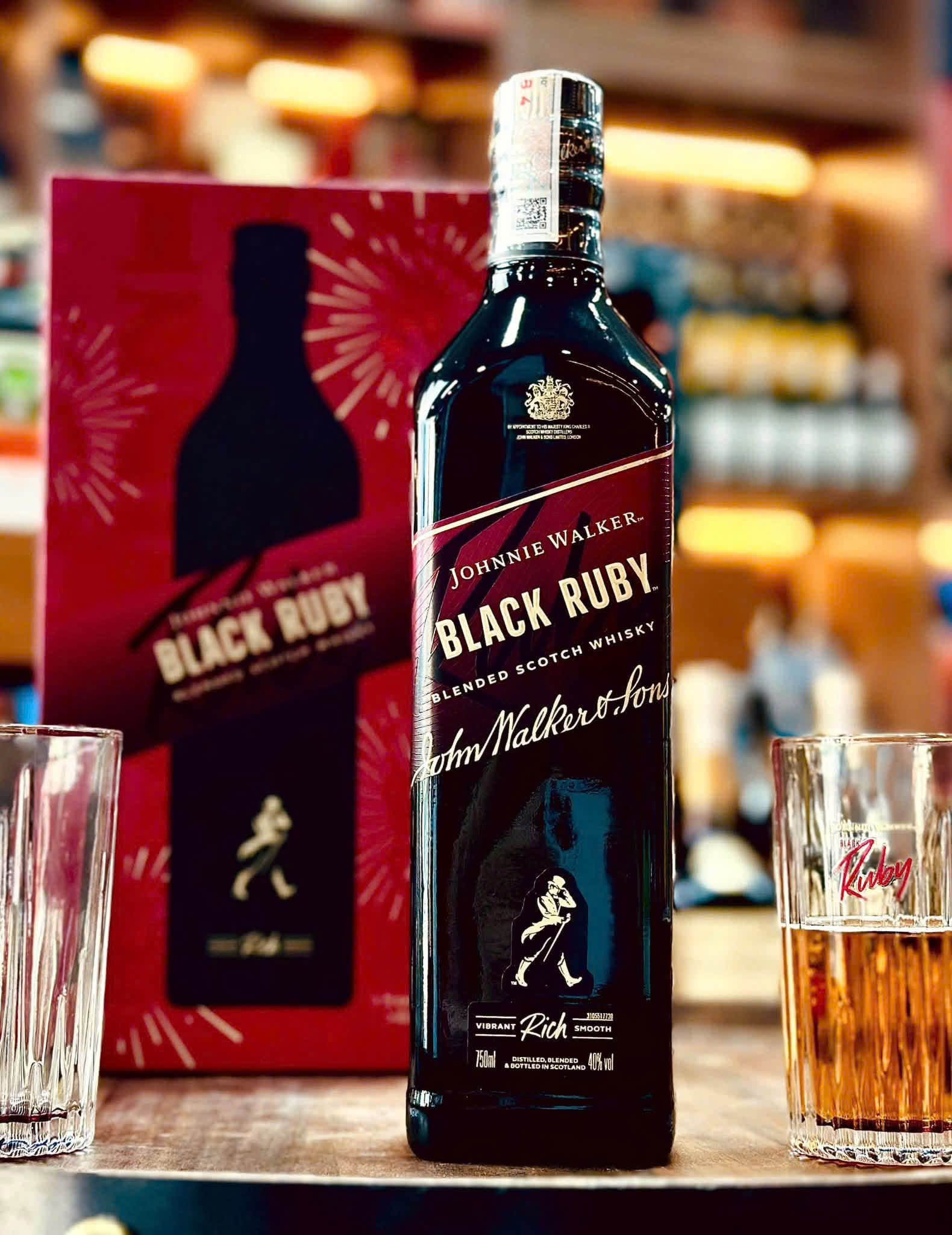Rượu JOHNNIE WALKER BLACK RUBY hộp quà 2027