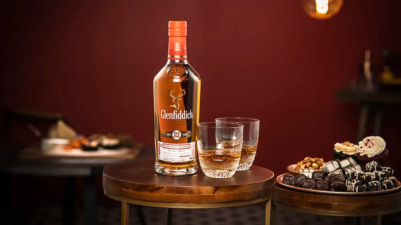 Thưởng thức Whisky Glenfiddich 21