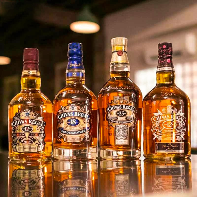 cach-phan-biet-ruou-chivas-regal-that-gia-nhanh-tren-ban-tiec
