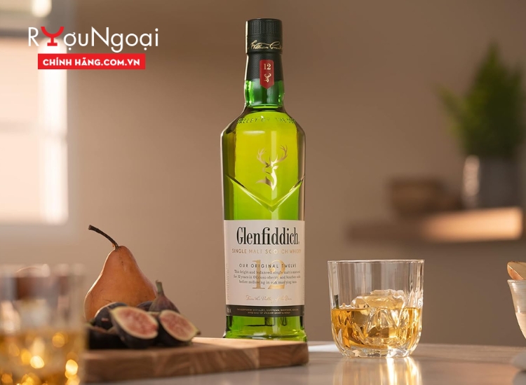 Hương vị hòa quyện giữa lê tươi và gỗ trong mỗi giọt Glenfiddich 12