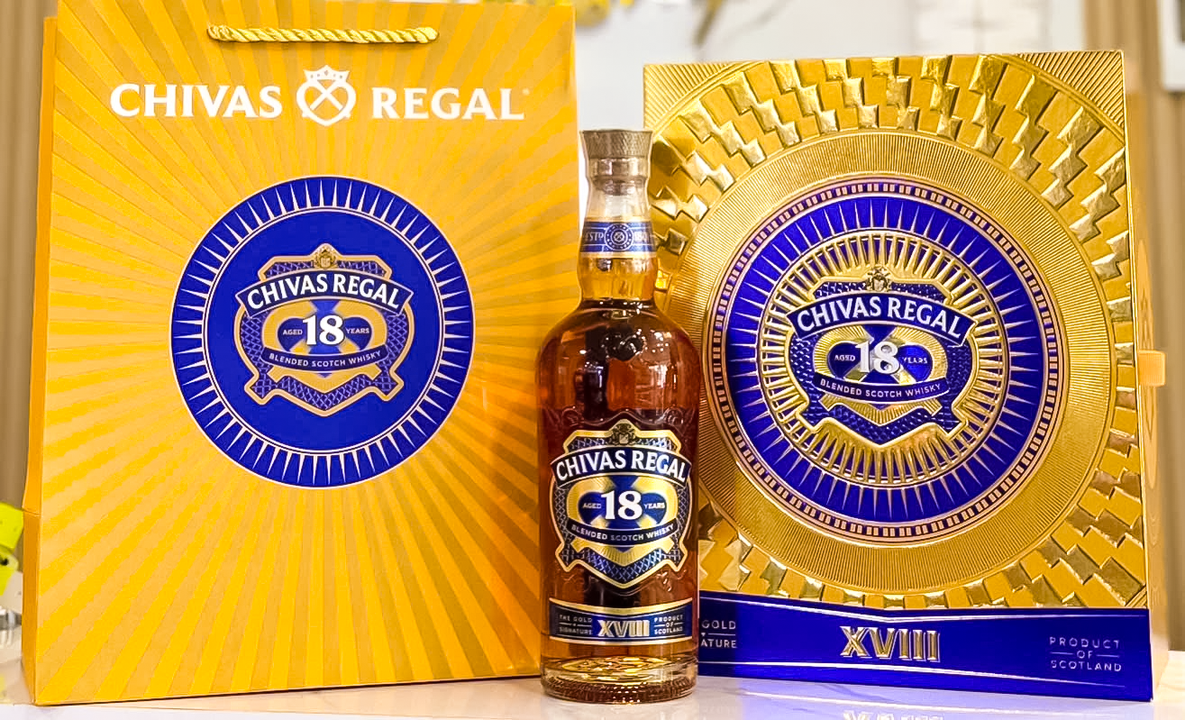 hộp quà chivas 18 năm