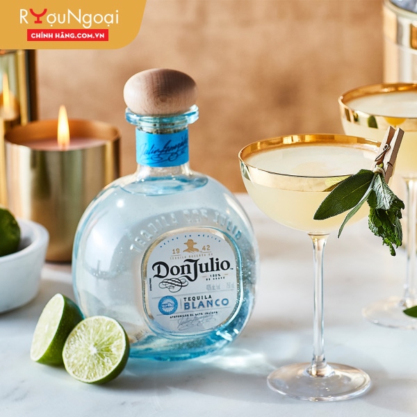 Quy trình làm rượu DonJulio Blanco bắt đầu từ việc chọn những trái agave xanh