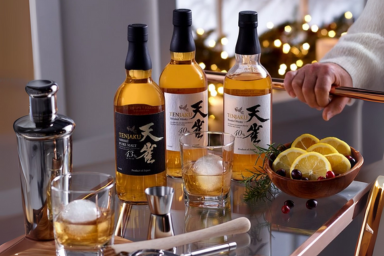 Thưởng thức whisky Tenjaku Pure Malt