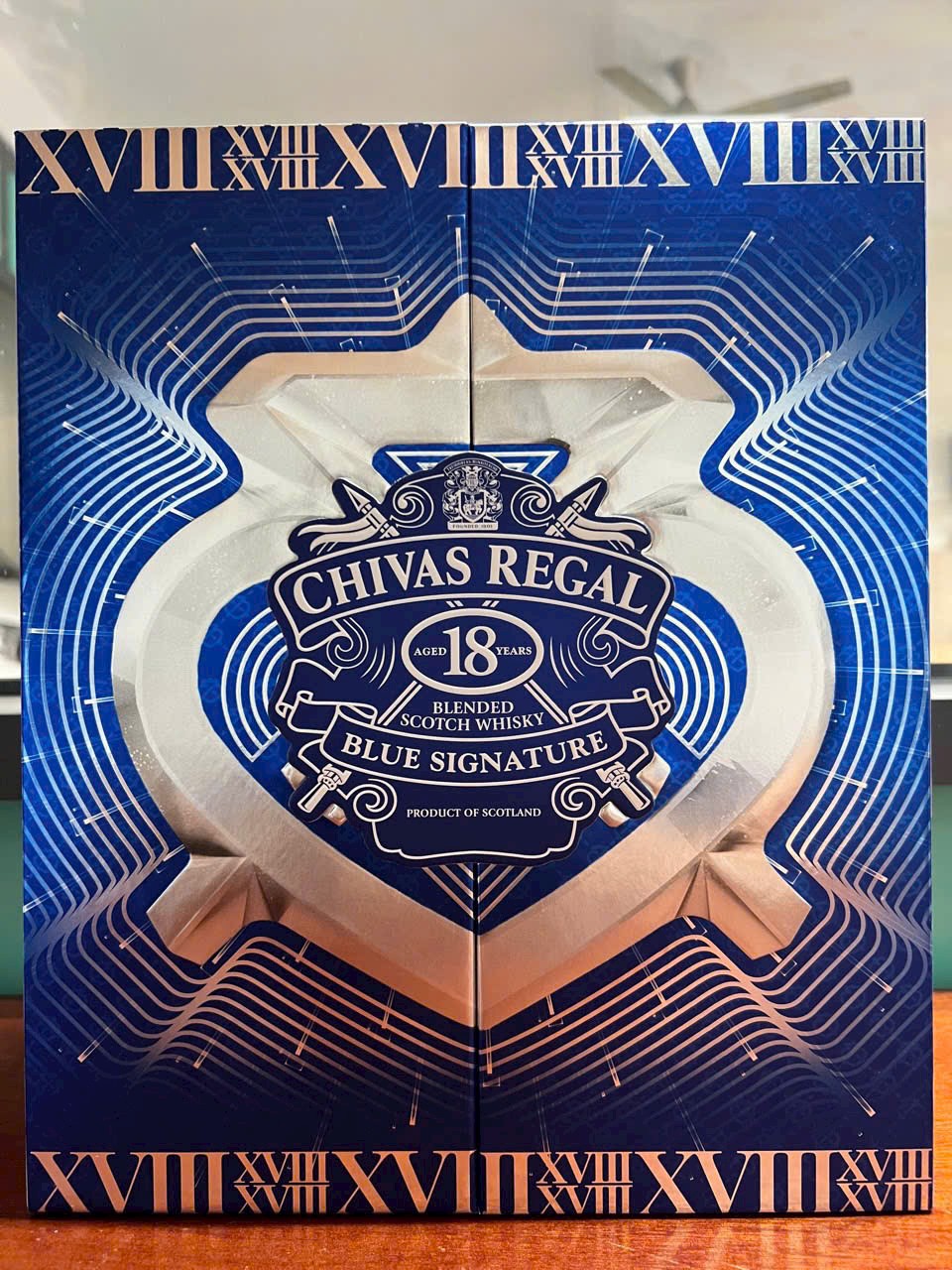 RƯỢU CHIVAS 18 BLUE SIGNATURE MẪU 2024